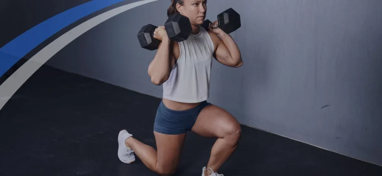 A Lady doing a lunge, Functional Training: Evidence-Based Insights for the Modern Fitness Professional